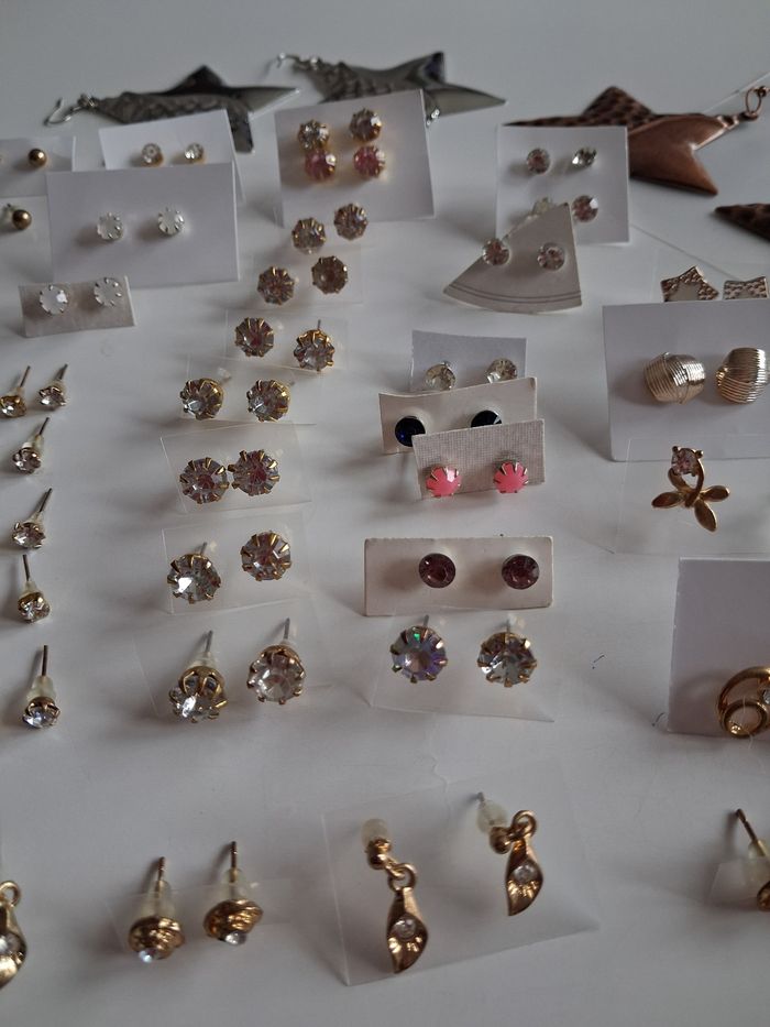 Lots de 50 paires de boucles d'oreilles neuf - photo numéro 4