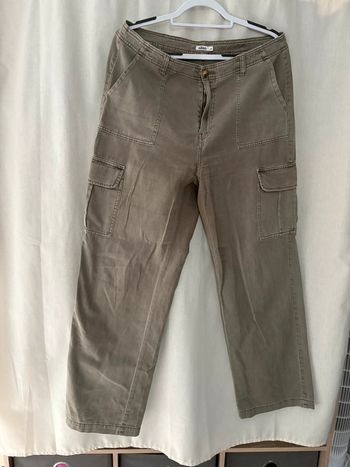 Cargo kaki