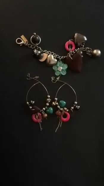 Pendantes et bracelets à breloques Morgan neuves