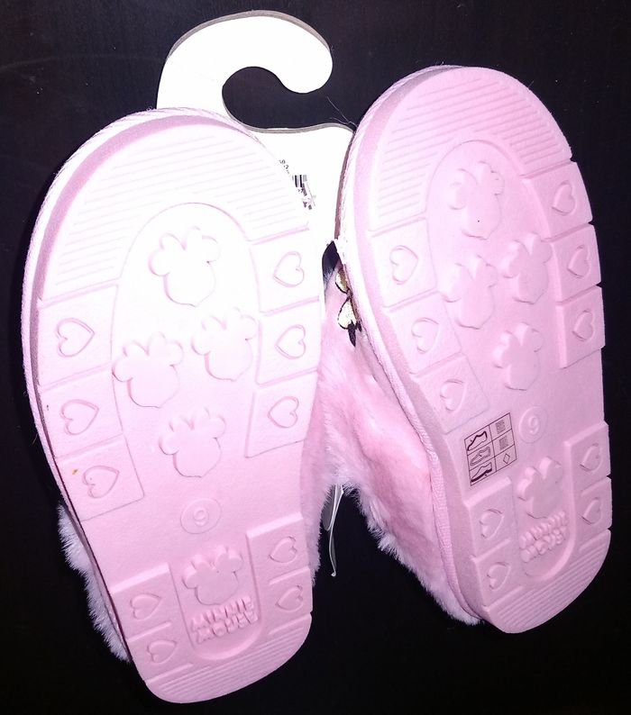Chaussons Minnie Neuf avec étiquette - photo numéro 4