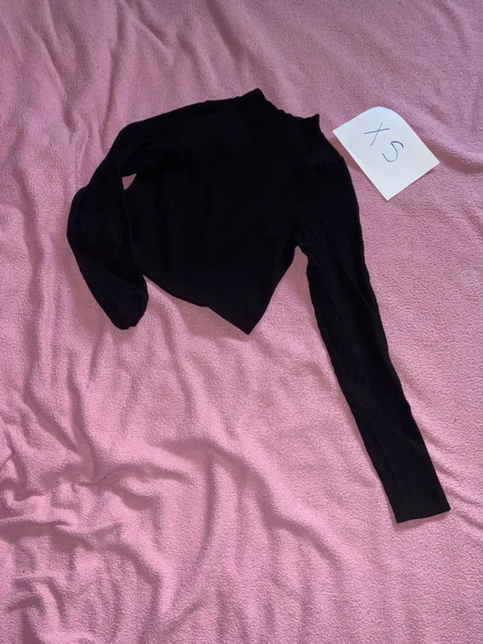 Pull crop top