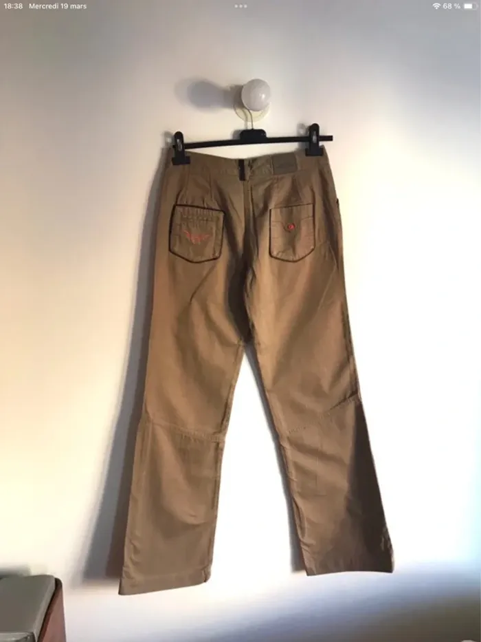 Jean kaki taupe à surpiqûres roses taille 34 - photo numéro 9