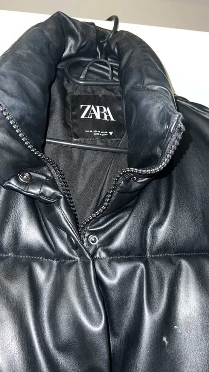Doudoune Zara taille M quasi neuve mais avec 2 mini griffe - photo numéro 2