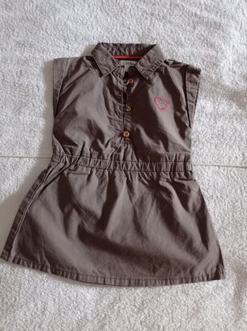 Robe marron manche courte avec colle avec motif petit cœur trois boutons taille élastique âge 12 mois 74 cm voir photos