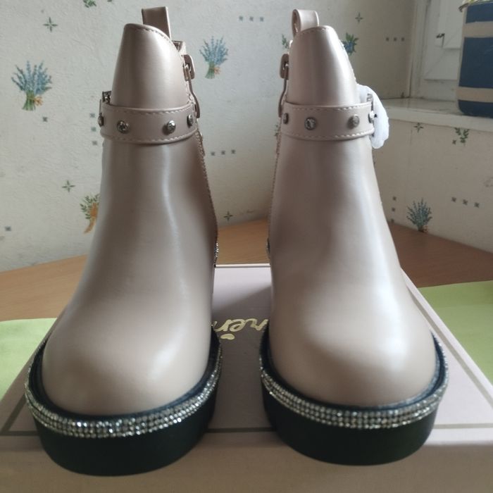 Bottines Neuf pointure 29 - photo numéro 3