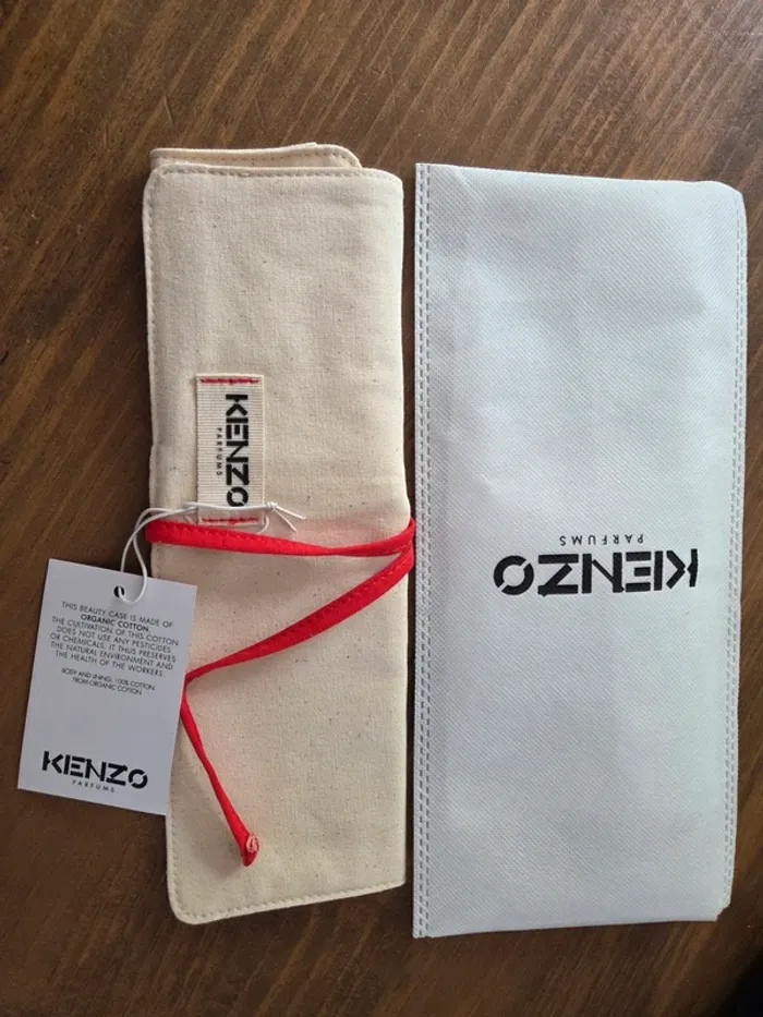 Lot pochette Kenzo + boîte écouteurs Givenchy - photo numéro 2