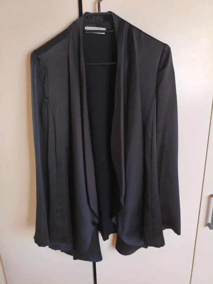 Veste noire - photo numéro 4