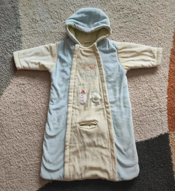 Turbulette/ gigoteuse compatible voiture avec manche et capuche taille 2