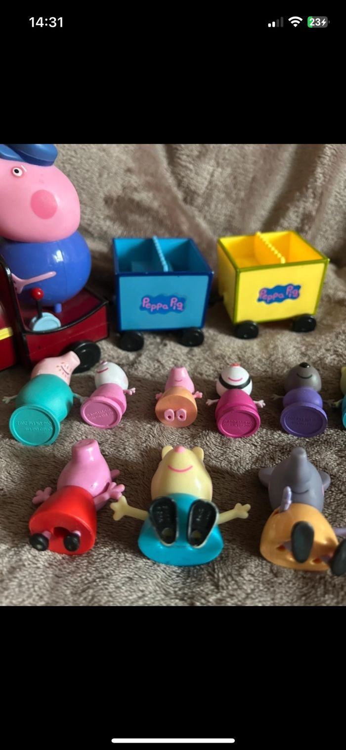 Train et figurines peppa pig - photo numéro 3
