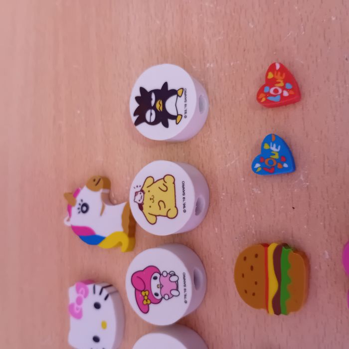 Lot de gommes Hello Kitty - photo numéro 3