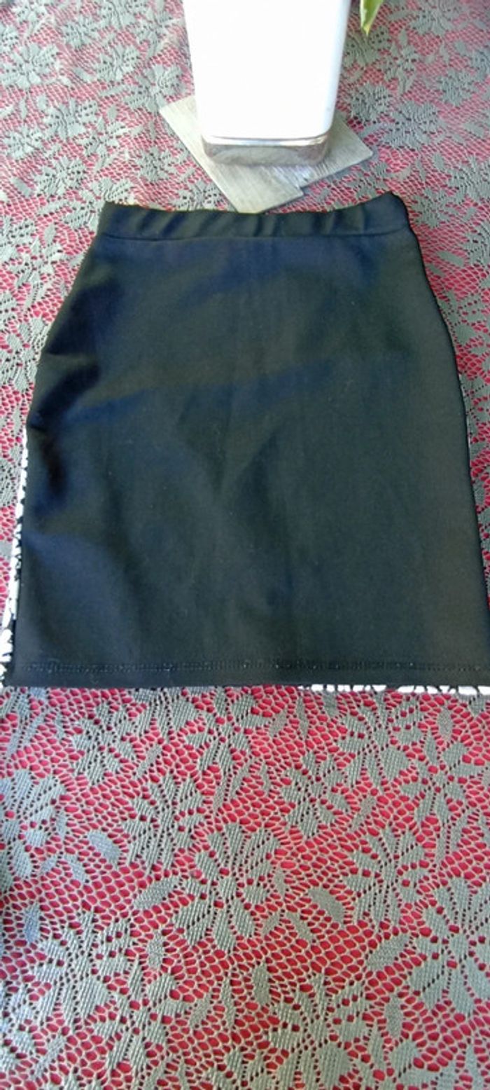 Jupe courte enfant fille taille 9 ans - photo numéro 3