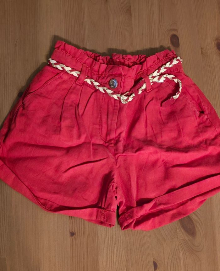 Neuf (non porté)🏷😍🤩 🤩😍⚘️⚘️⚘️short 9 ans fille 🤩😍⚘️⚘️⚘️