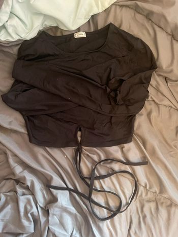 Top noir à nouer tendance – Crop top manches longues