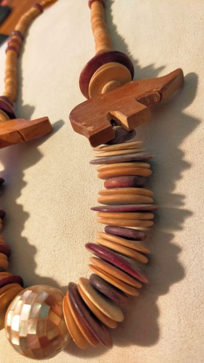 Collier vintage bois & nacre - Éléphants sculptés - Collection Terres d’Ailleurs - photo numéro 7