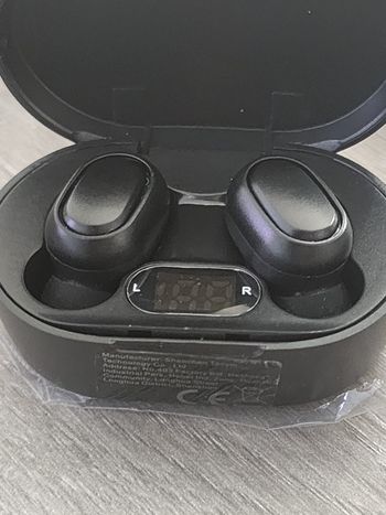 Écouteurs Bluetooth TWS A6S avec écran LED – Neufs