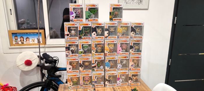 Lot 27 Funko pop dragon ball z