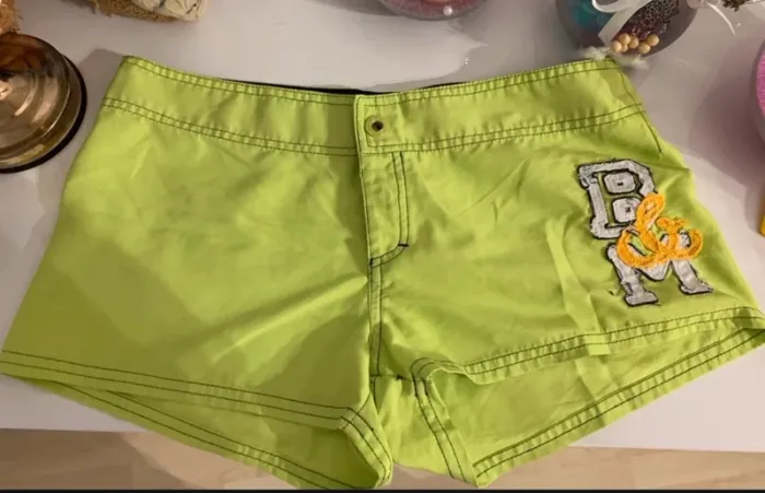 Short banana moon