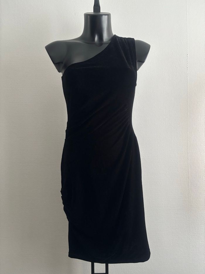 Robe noire asymétrique neuve