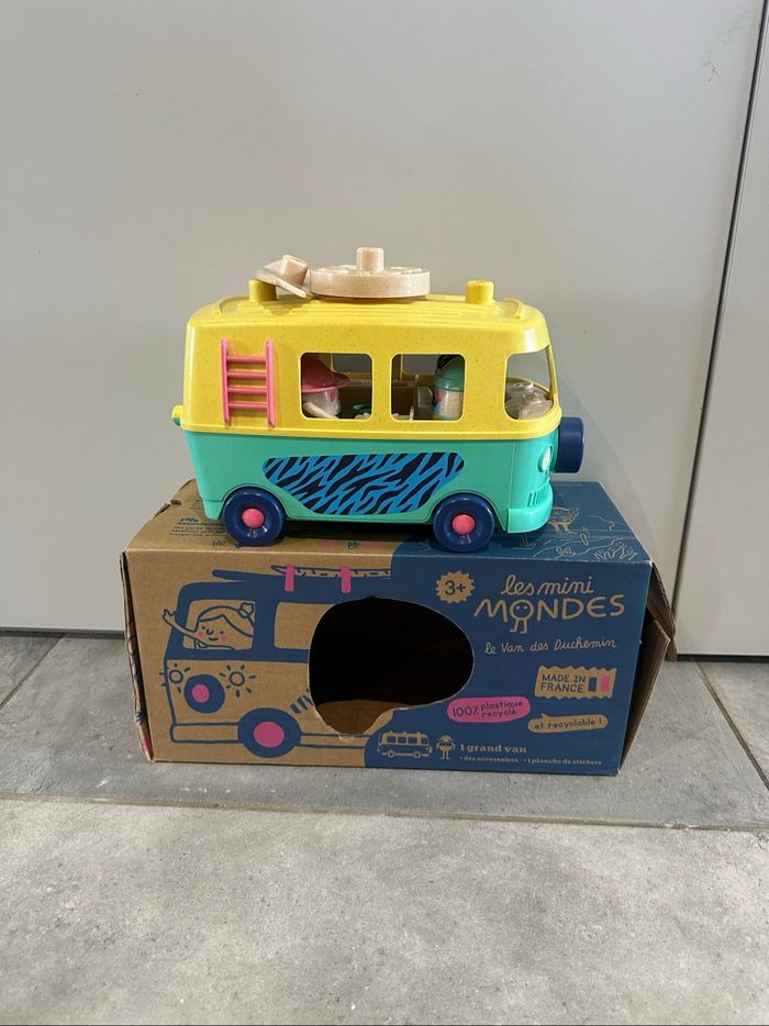 Van de la famille des Duchemin les minis monde neuf dans sa boîte d’origine Cadeau reçu en doublon  Déballer pour les photos  Comme neuf