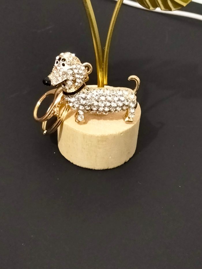 Porte clé bijou de sac TECKEL neuf avec strass