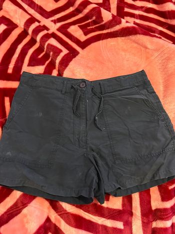 Short court bleu