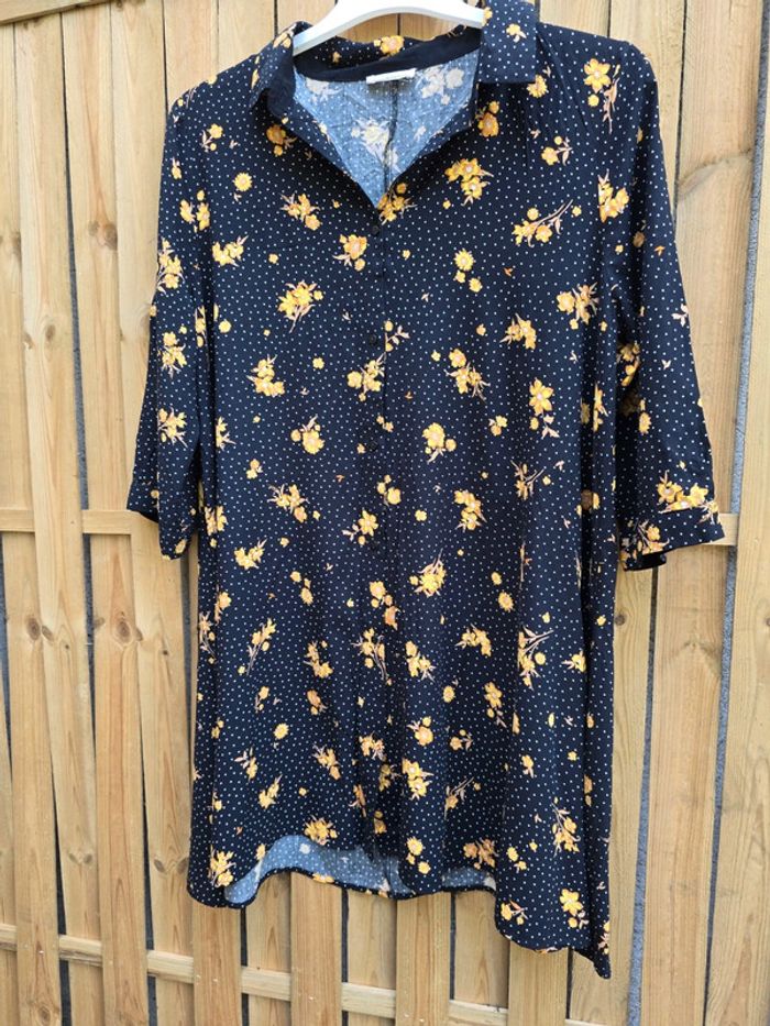 Robe chemise 🍒cache cache🍒très bon état taille jusqu'au 40 - photo numéro 4
