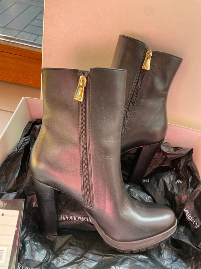 Emporio Armani Bottines noire taille 39 - photo numéro 3