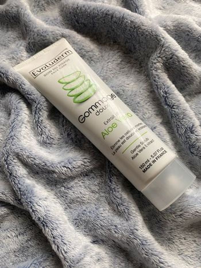 Gommage doux à l’aloe vera Evoluderm