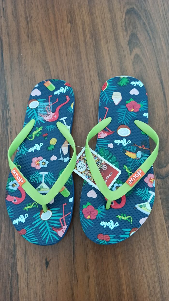 Tongs garçon 32 33 neuves - photo numéro 2