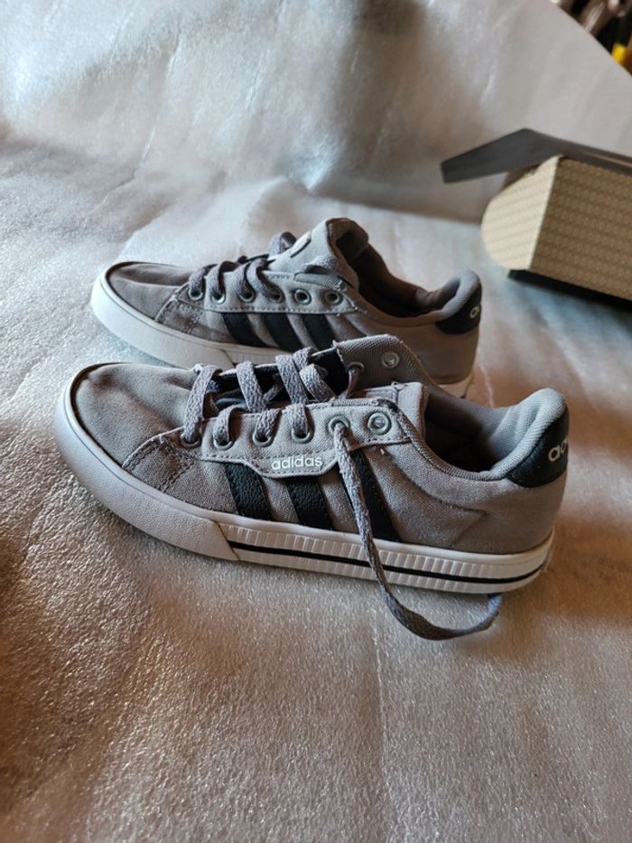 Chaussures adidas - photo numéro 3