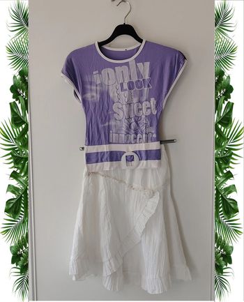 Ensemble lilas + jupe blanche 8 ans