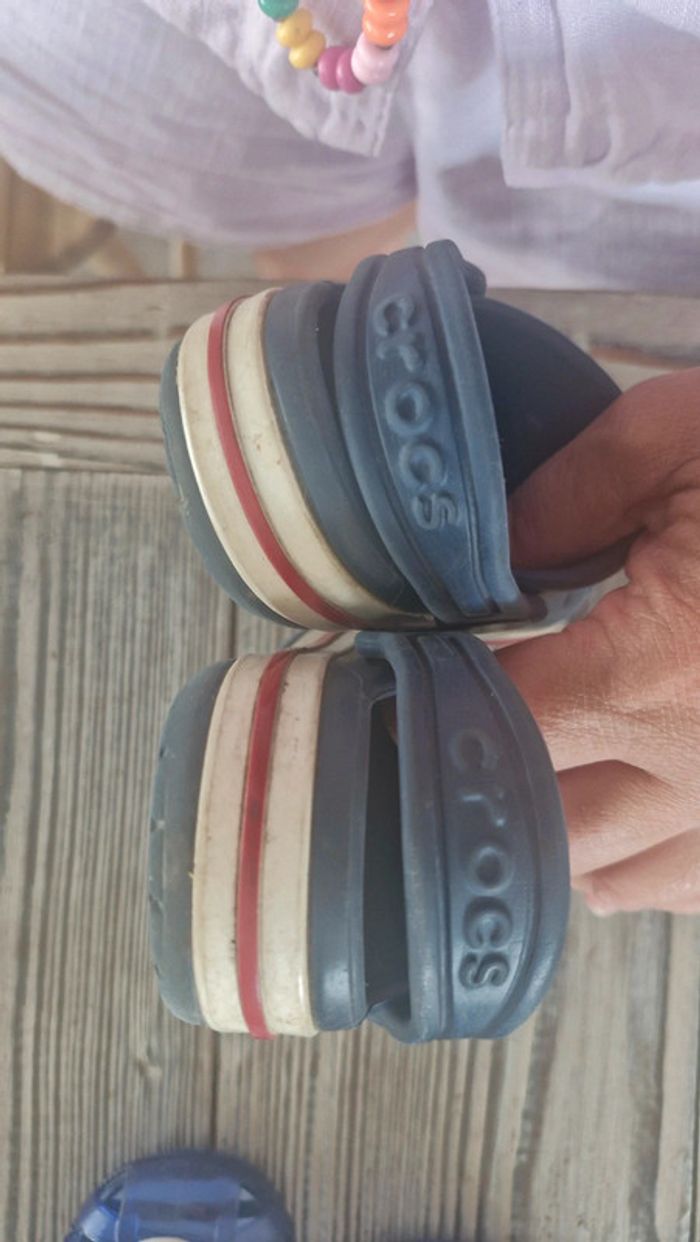Crocs avec deux charms - photo numéro 3