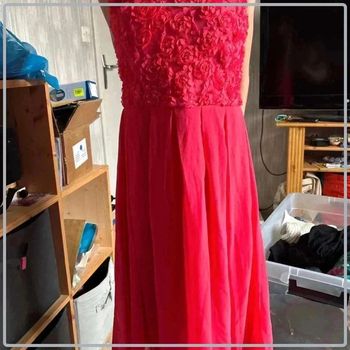 Magnifique robe neuve  amisu  taille 34