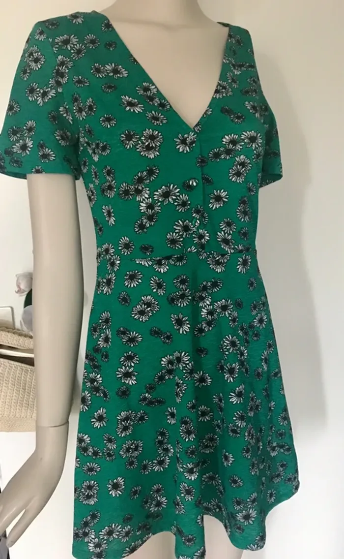 Robe Zara verte à fleurs - photo numéro 2