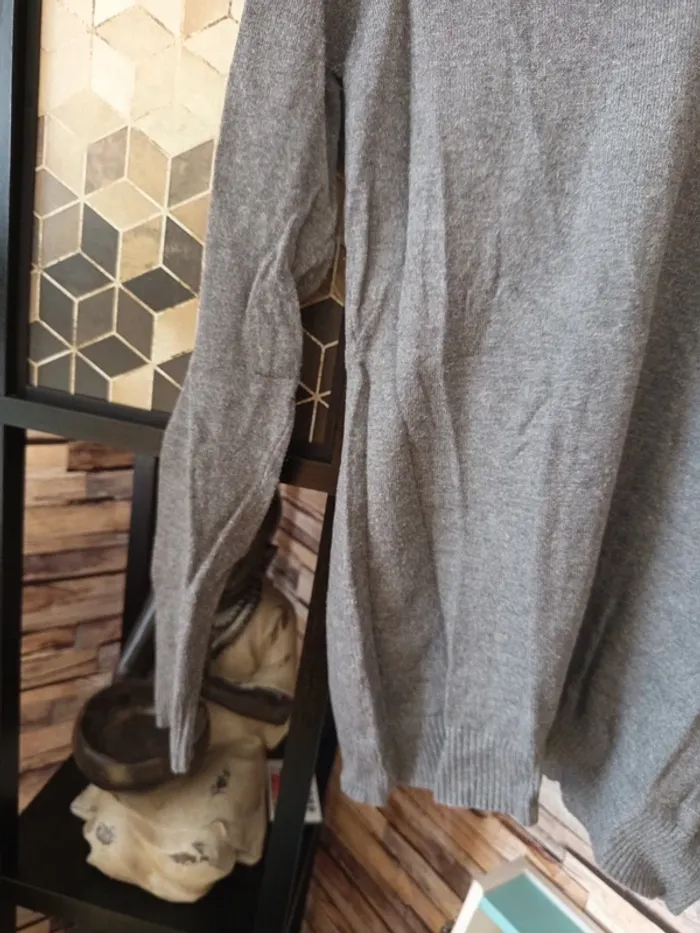 Pull léger gris ailes dans le dos - photo numéro 4
