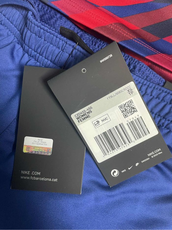 Ensemble Jogging et t-shirt Nike taille XS - photo numéro 8