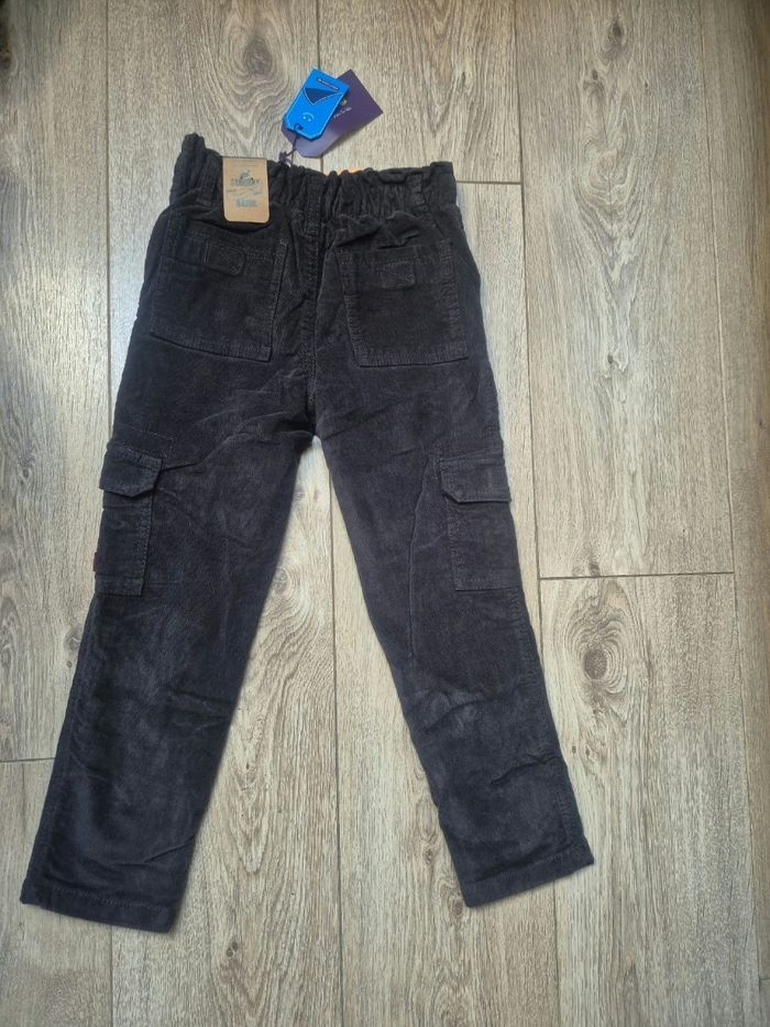 Pantalon "cargo" en velours doublé "Sergent major " 5 ans neuf avec étiquette - photo numéro 3
