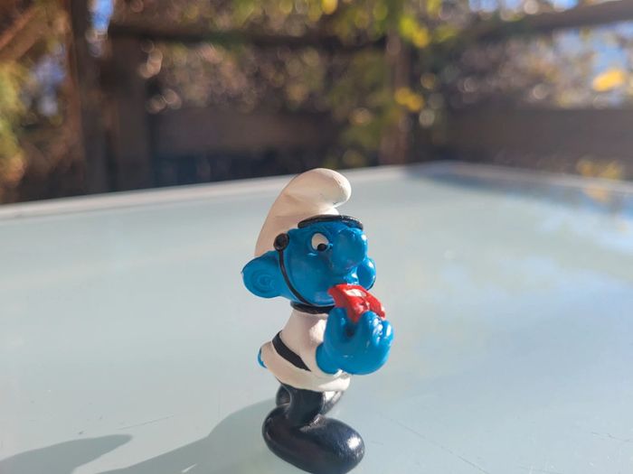 Figurines anciennes Schtroumpfs : patineur, policier, étudiant, bébé S. avec hochet - photo numéro 15