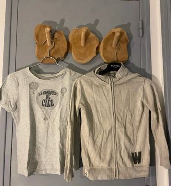 Ensemble t-shirt, chemise, gilet