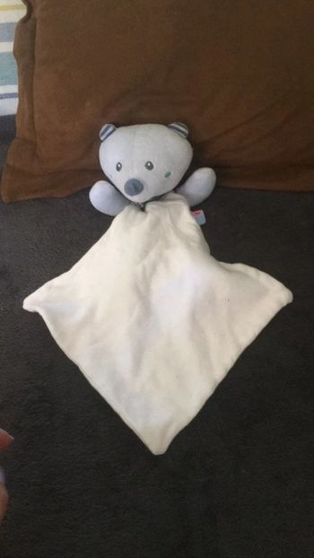 Joli doudou bleu clair