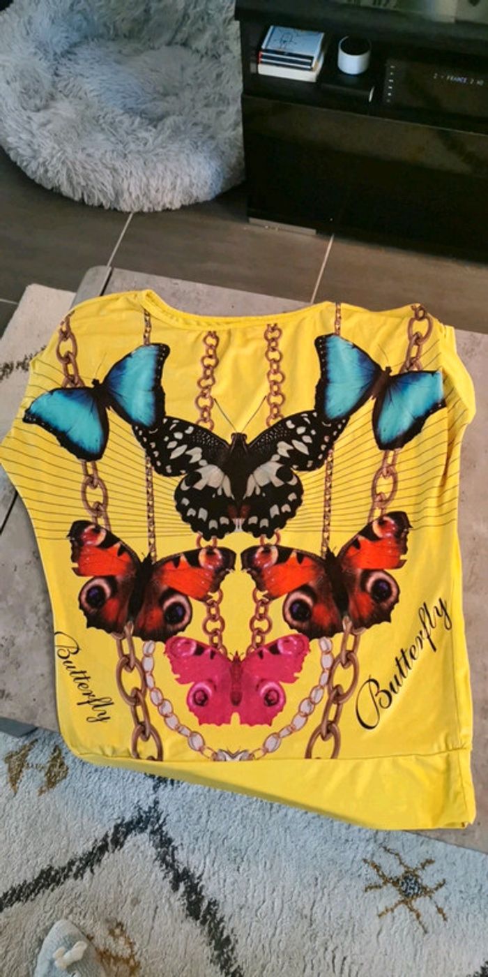 T-shirt motif papillon taille unique