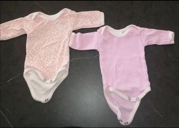 2 body taille Naissance fille très bon état