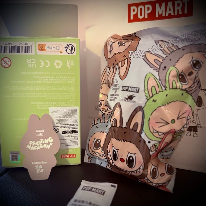 PopMart | Labubu | The Monsters Exciting Macaron - Sesame Bean - photo numéro 3