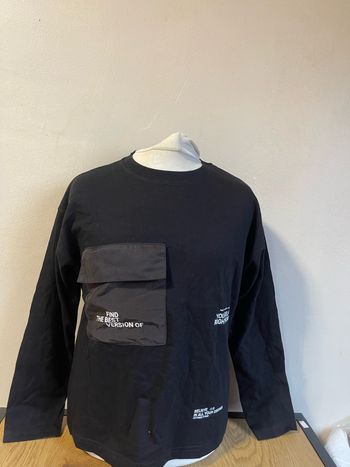 T shirt ML garçon taille 134