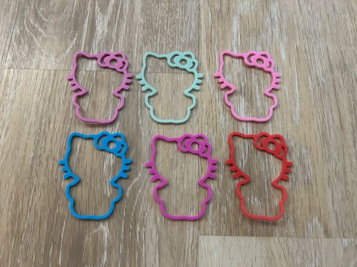 Lot 6 bracelets élastiques Hello Kitty