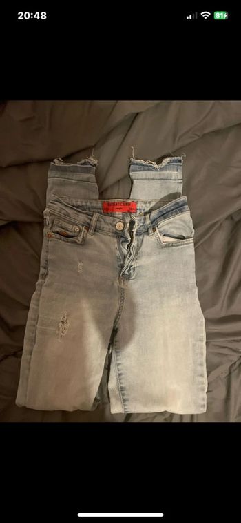 Jean skinny denim clair taille haute – tendance & confortable