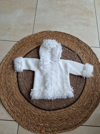 Gilet fait main 6 mois