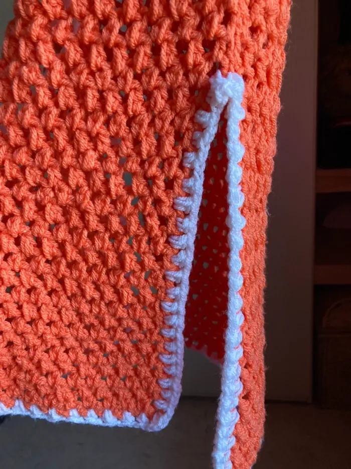 Superbe gilet cardigan sans manches crocheté à la main neuf taille M - photo numéro 12