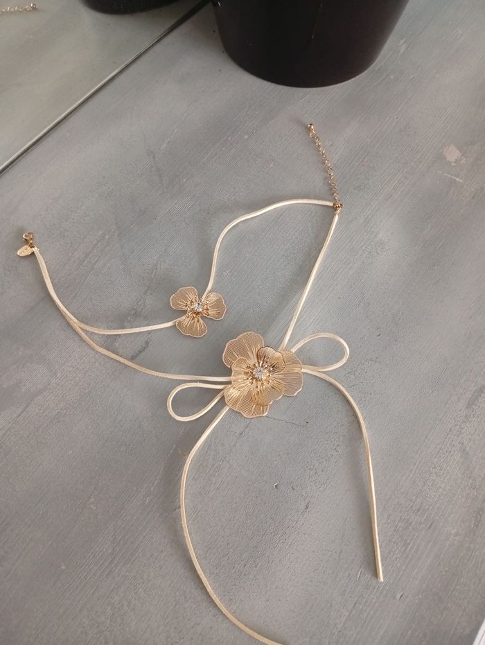 Collier ras du cou fleur. Lovisa - photo numéro 3