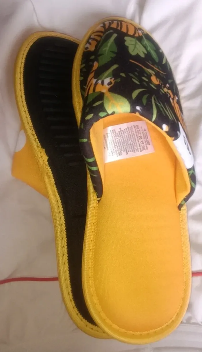 Pantoufles jaunes tigre dedoles - photo numéro 2